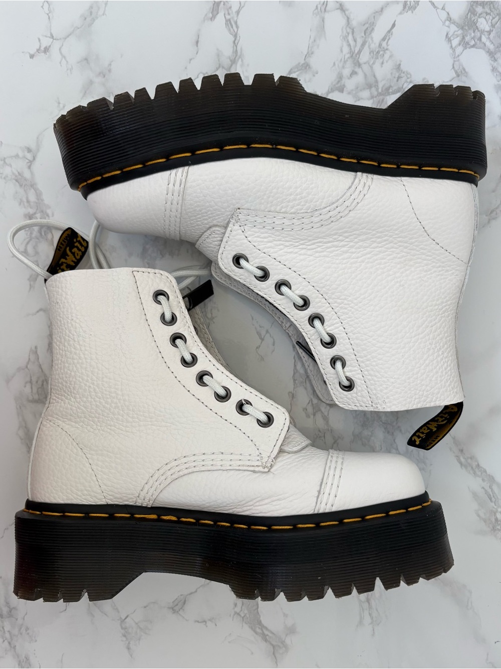 Sinclair Boots🤍 - Picture 3 of 5
